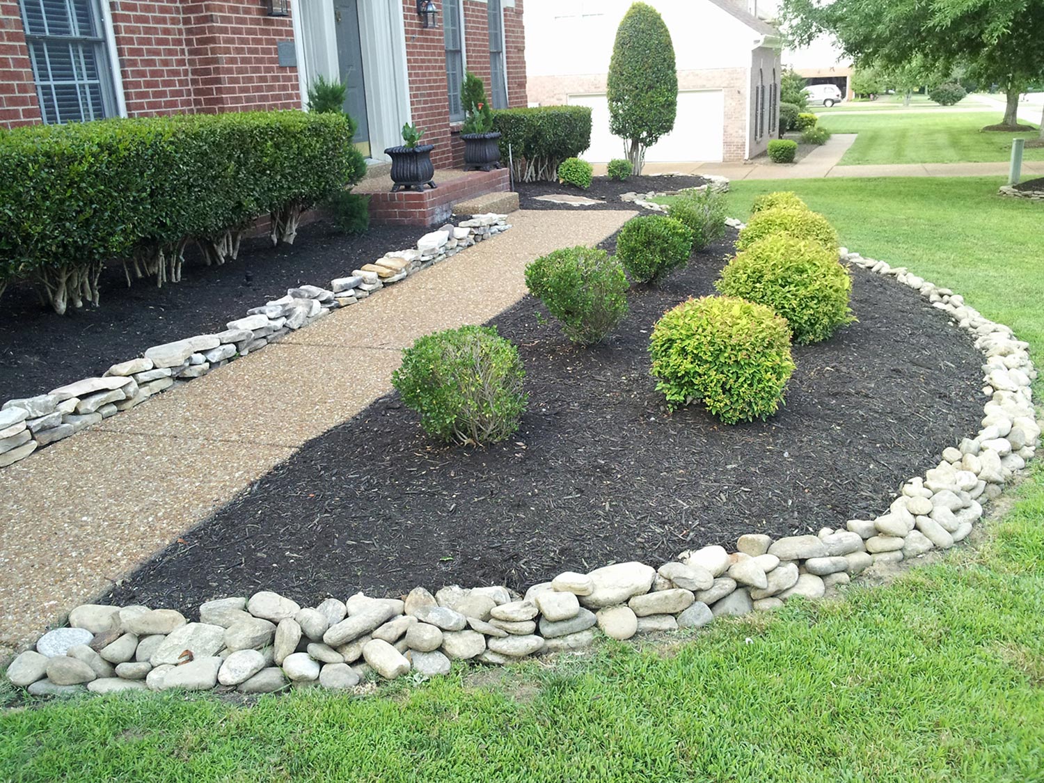 Garden landscaping natural stone decorations