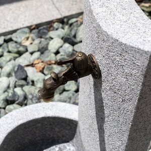 Leopard White Granite - Freestanding Water Fountain (47 x 40 x 70 cm)
