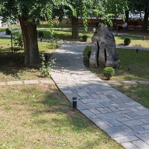 Kavala Hand Cut Roman Pattern Riven Slate 2.5-4.5 cm