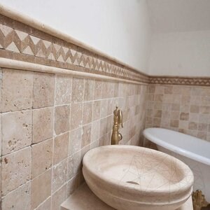 Classic Travertine M1 Moulding, 2 x 2 x 30.5 cm