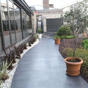 Black Beauty Brushed Basalt, 60 x 30 x 2 cm