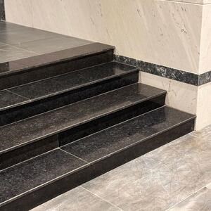 Granite Black Pearl Polisat 2 cm - Countertops, Steps, Glazes and Customized Parts