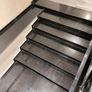Granite Black Pearl Polisat 2 cm - Countertops, Steps, Glazes and Customized Parts