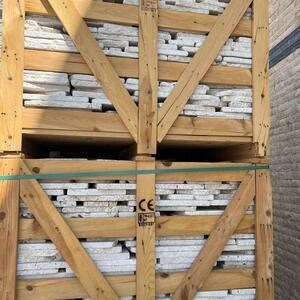 Crazy Paving Classic Tumbled Travertine (9-10 pcs/sqm)