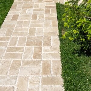 Classic Cross Cut Brushed & Chiseled Edge Travertine, 30.5 x 15.25 x 3 cm