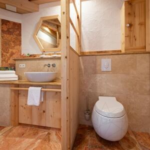 Classic PREMIUM Cross Cut Honed Travertine, 61 x 30.5 x 1.2 cm