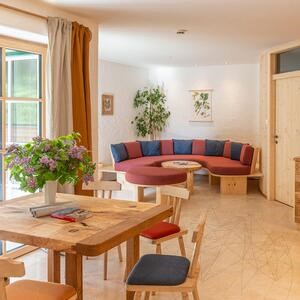 Classic PREMIUM Cross Cut Honed Travertine, 61 x 30.5 x 1.2 cm