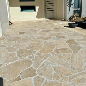 Crazy Paving Classic Tumbled Travertine (9-10 pcs/sqm)
