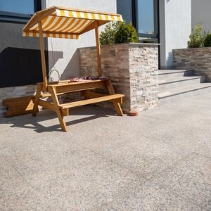 Santa Rossa Flamed Granite, 60 x 60 x 1.8 cm