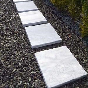 Kavala Cross Cut Tumbled Marble Garden Step, 40 x 40 x 4.5 cm