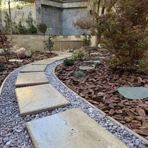 Latte PREMIUM Brushed & Chiseled Edge Travertine, 61 x 40.6 x 3 cm