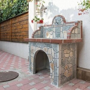 Barbeque Table & Washbasin with polygonal flagstone