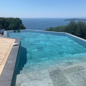 Nero Riven Slate + 1 Length Bullnose, 60 x 40 x 3 cm