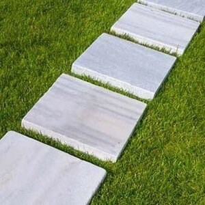 Kavala Cross Cut Tumbled Marble Garden Step, 40 x 40 x 4.5 cm