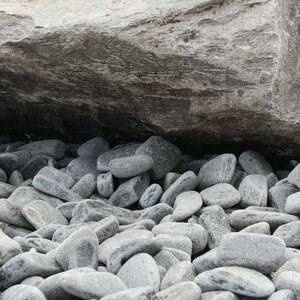 Fish Grey Kavala Slate Pebbles 3-6 cm KG
