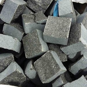 Anthracite 4 Sides Cut Granite Cobblestone, 10 x 10 x 5 cm