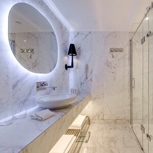 Calacatta Lucina Polished Marble cut-to-size slabs, 2 cm - Special Projects Item