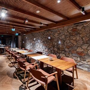 Rock Face Akron Poligonal Marble