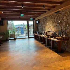 Rock Face Akron Poligonal Marble