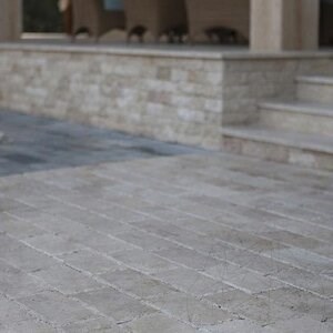 Classic Cross Cut Brushed & Chiseled Edge Travertine, 30.5 x 15.25 x 3 cm