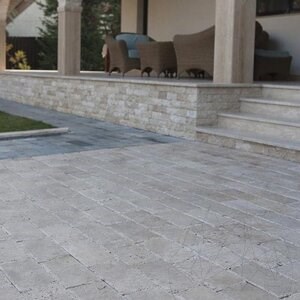 Classic Cross Cut Brushed & Chiseled Edge Travertine, 30.5 x 15.25 x 3 cm