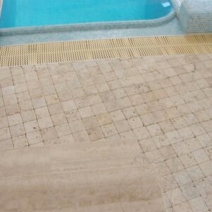 Classic Cross Cut Tumbled Travertine, 10 x 10 x 1 cm
