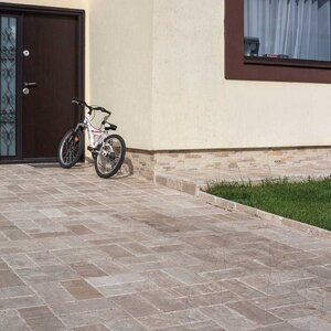 Classic Cross Cut Brushed & Chiseled Edge Travertine, 30.5 x 15.25 x 3 cm