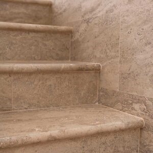 Latte PREMIUM Brushed & Bullnosed Travertine (Stairs/Pool Coping), 61 x 30.5 x 3 cm