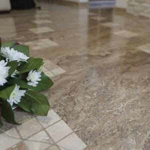 Latte PREMIUM Polished Travertine, 61 x 30.5 x 1.2 cm
