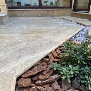 Latte PREMIUM Brushed & Bullnosed Travertine (Stairs/Pool Coping), 61 x 30.5 x 3 cm