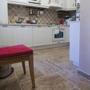 Latte PREMIUM Brushed & Chiseled Edge Travertine French Pattern Set, 1.2 cm