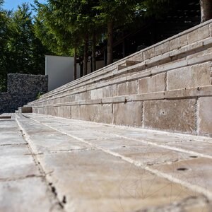 Latte PREMIUM Brushed & Chiseled Edge Travertine, 30.5 x 15 x 3 cm