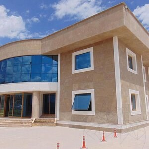 Noce Cross Cut Honed Travertine, 61 x 30.5 x 1.2 cm