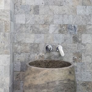 Silver Cross Cut Tumbled Travertine, 10 x 10 x 1 cm