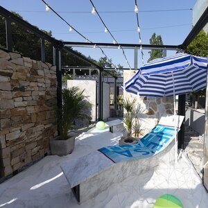 Calacatta Lucina Polished Marble Sunbed, 194 x 60 x 96 cm