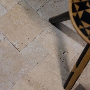 Classic Cross Cut Tumbled Travertine Mini French Pattern Set 1 cm