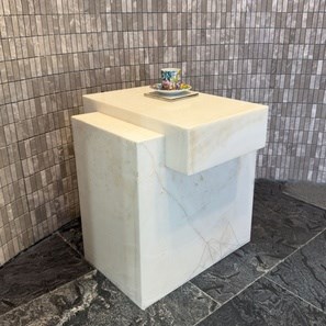 Bianco Onyx Quadra Table