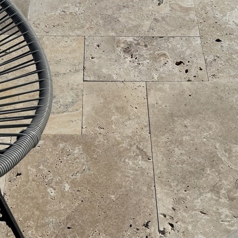 French Pattern Travertine Classic Cross Cut – Unfilled, Antiqued Economy, 1.2 cm