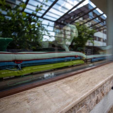 Travertine Latte Polisat 2 cm - Countertops, Steps, Glazes and Personalized Pieces