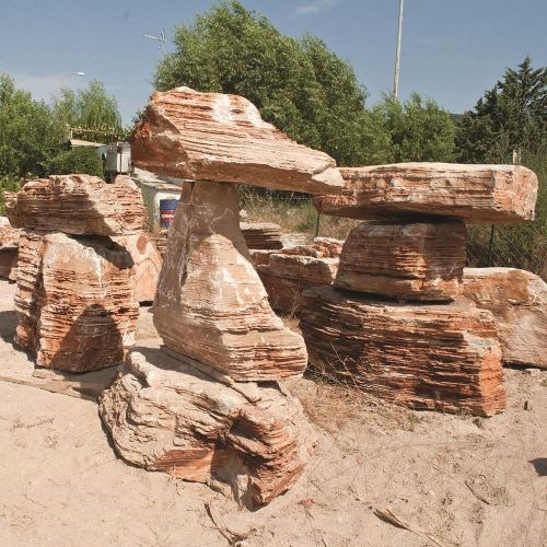 Monolith Makedon Decorative Garden Stone KG