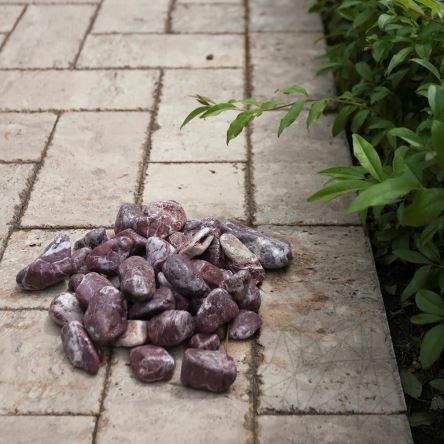 Red Atlas Marble Pebbles 2-4 cm Bag 20 Kg