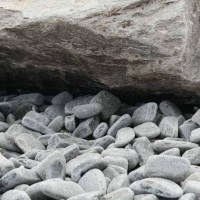 Fish Grey Kavala Slate Pebbles 1-3 cm KG