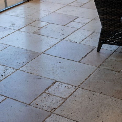 Classic Cross Cut Brushed & Chiseled Edge Travertine Unfilled French Pattern Set 1.2 cm