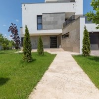 Classic Cross Cut Brushed Travertine 61 x 40.6 x 3 cm
