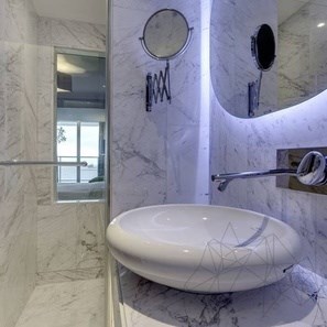 Calacatta Lucina Polished Marble cut-to-size slabs, 3 cm - Special Projects Item