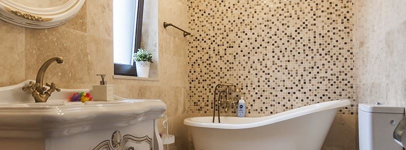 Bathroom design ideas with classic style and Venetian inspiration
