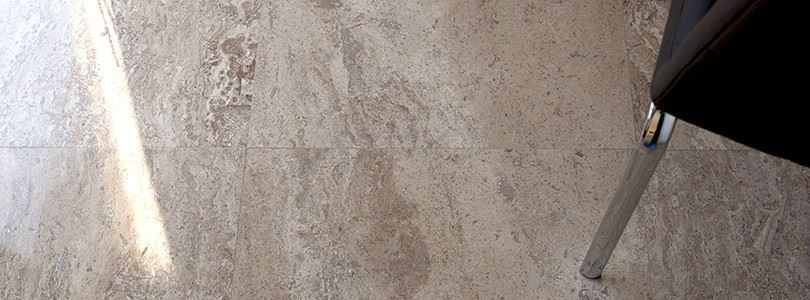 How to decorate your house with travertine and flexible slate