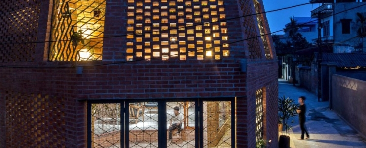 Brick Cave House: Inspired by nature  