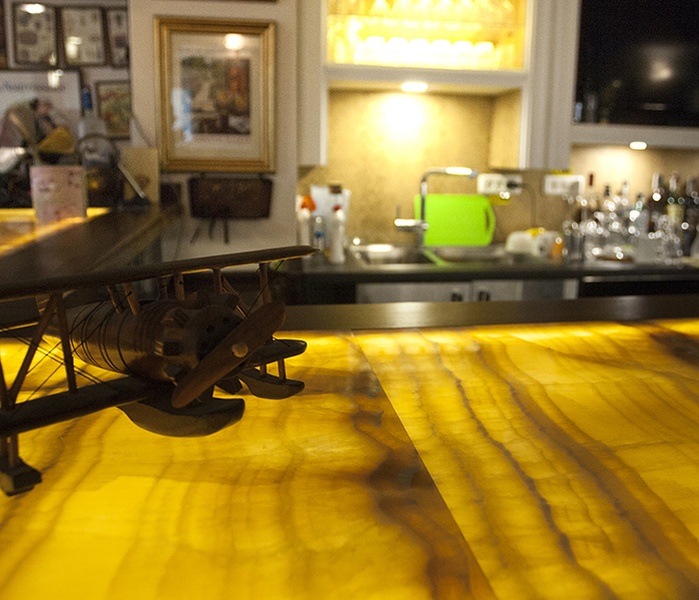 Tips for using marble and onyx tiles