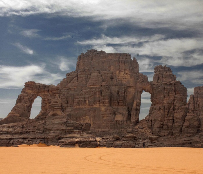 Natural stone – a silent and implacable witness of our evolution